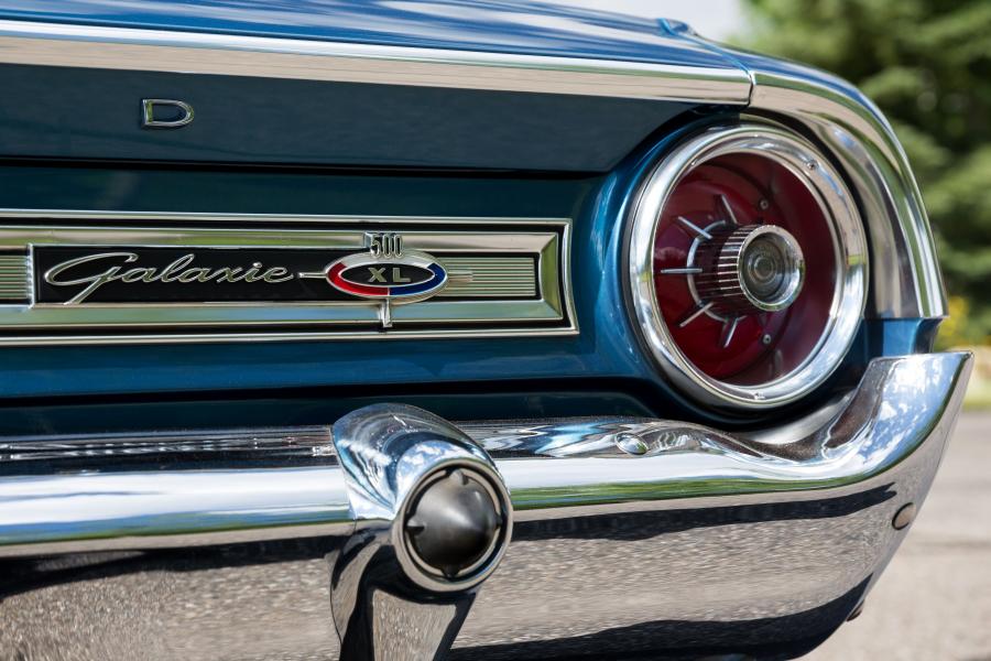 Детали экстерьера Ford Galaxie 500 XL Convertible (76A/65) 1964 года  (фото 18 из 28)